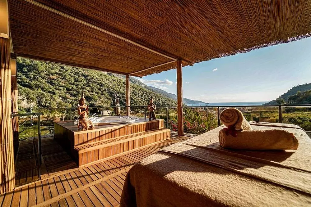 جکوزی اسپا هتل ماناس پارک دلوکس